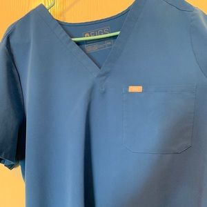 2xL FIGS scrub top royal blue